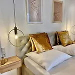Komfort - Suite Zentral, Mit Balkon Und Waschmaschine